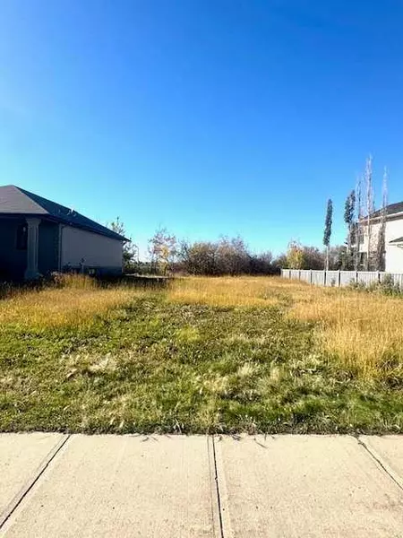 12606 Lakeshore DR, Grande Prairie, AB T8X 8C6