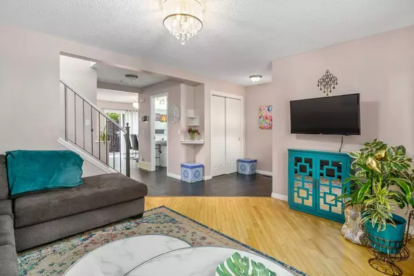 96 Everridge WAY SW, Calgary, AB T2Y 4S9