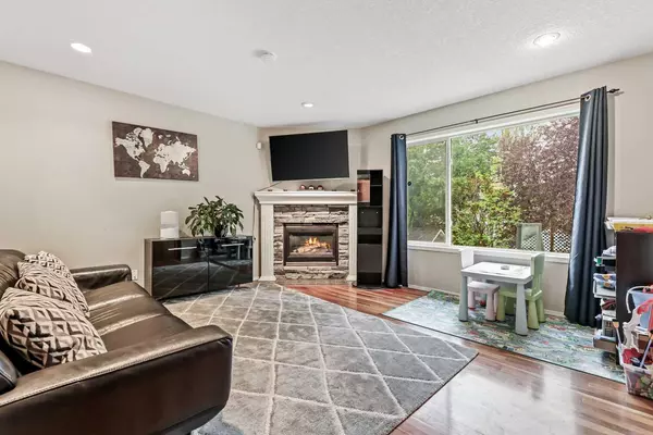 Calgary, AB T3H 3S7,7 Spring VW SW