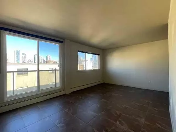 Calgary, AB T2T 0K9,1230 Cameron AVE SW #34