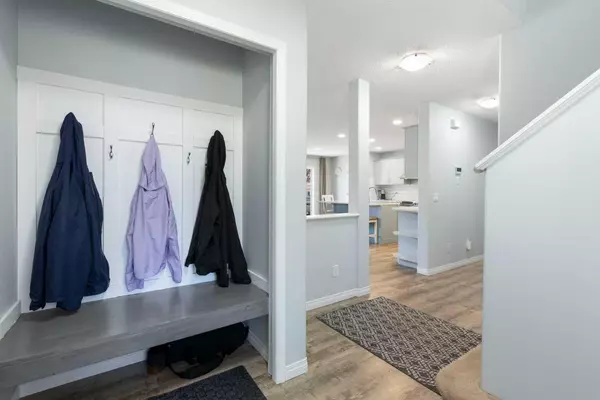 Calgary, AB T3M 0A5,23 Auburn Bay PL SE