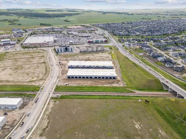 9 Southbank CRES, Okotoks, AB T1S 5S8