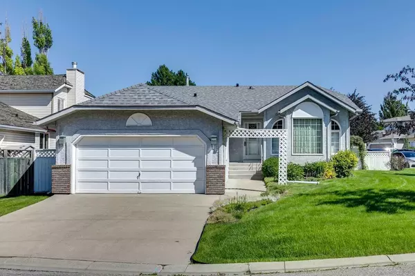 16 Shawnee WAY SW, Calgary, AB T2Y2V4