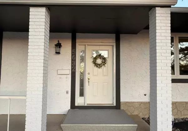 Calgary, AB T3A 1P9,5632 dalhousie DR NW