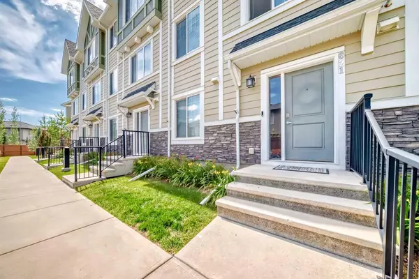 Calgary, AB T3R 0Z7,621 Nolanlake Villas NW