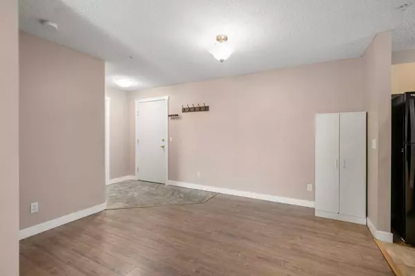 Airdrie, AB T4B 3H8,304 Mackenzie WAY SW #8225