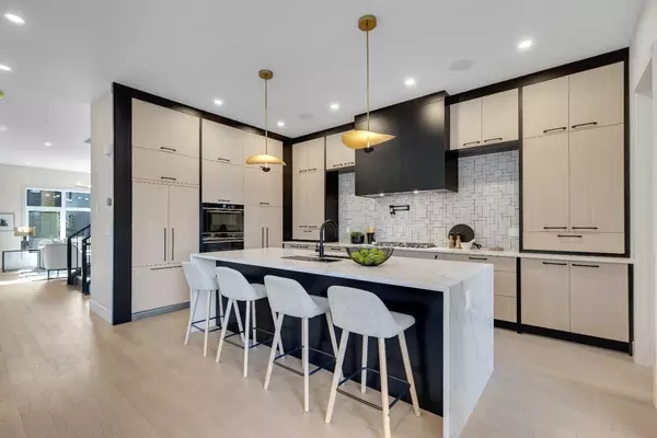 336 Normandy DR SW, Calgary, AB T3E 7J6