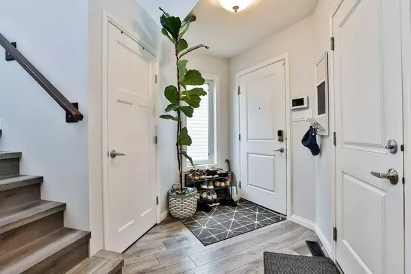 Lethbridge, AB T1H6Z8,614 Marie Van Haarlem CRES N