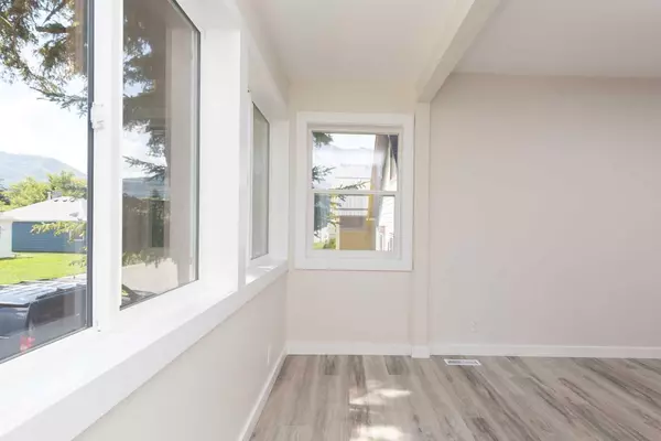 Bellevue, AB T0K 0C0,2522 211 ST