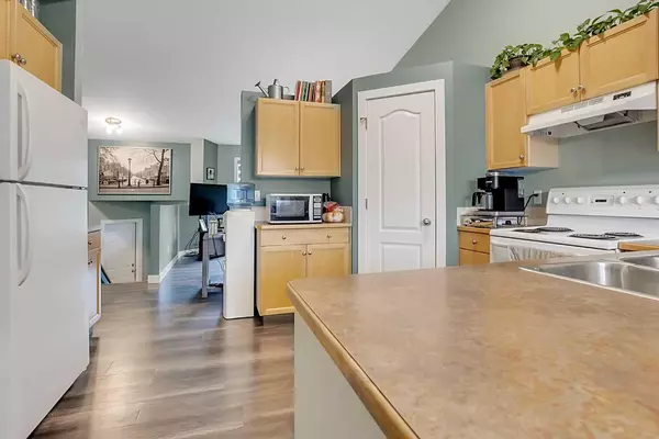 Red Deer, AB T4R 2R4,219 Lancaster DR