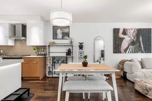 Calgary, AB T2R 0S5,1029 15 AVE SW #302