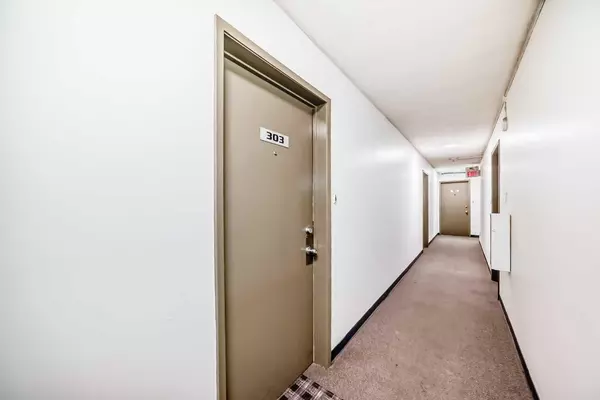 Calgary, AB T2K 1A2,4328 4 ST NW #303