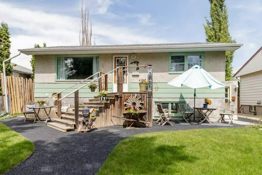 3734 46 ST, Red Deer, AB T4N 1L6