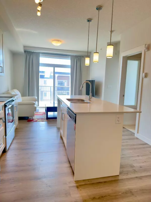 Calgary, AB T2X 4L2,20 Walgrove SE #415