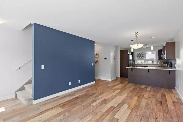 Calgary, AB T3K0W6,346 covecreek CIR NE