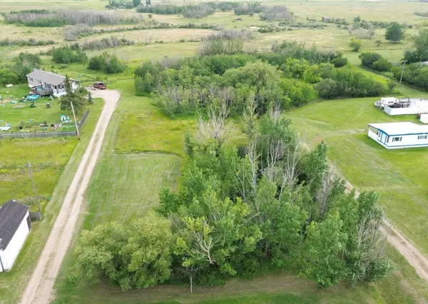 On 4th ST, Gadsby, AB T0C 1K0
