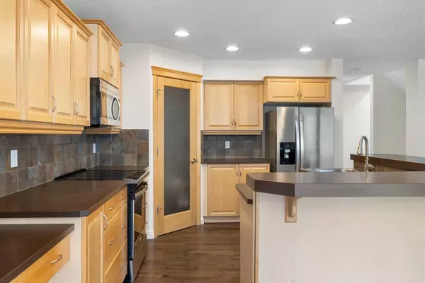 Cochrane, AB T4C 0B3,29 Sunset Close