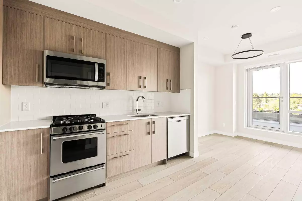 Calgary, AB T2N5G5,110 18A ST NW #355