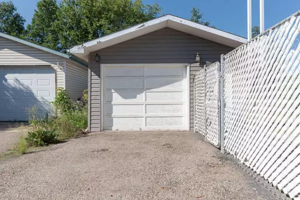 Fort Mcmurray, AB T9H1G9,32 Moberly CRES