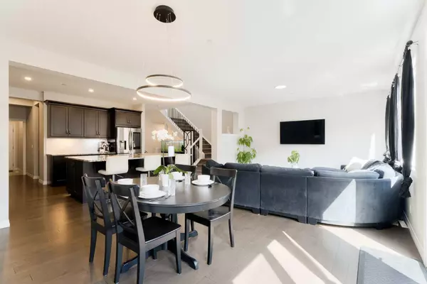 308 Lucas WAY NW, Calgary, AB T3P 0R5