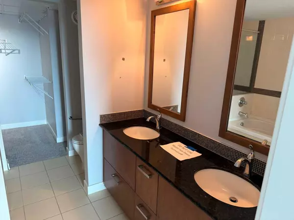 Calgary, AB T2P0V2,888 4 AVE SW #803