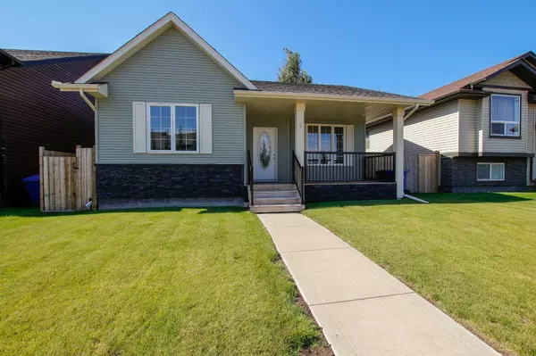 6 Henderson CRES, Penhold, AB T0M 1R0
