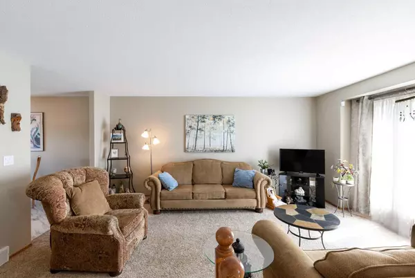 Innisfail, AB T4G 1K3,5204 42 ST