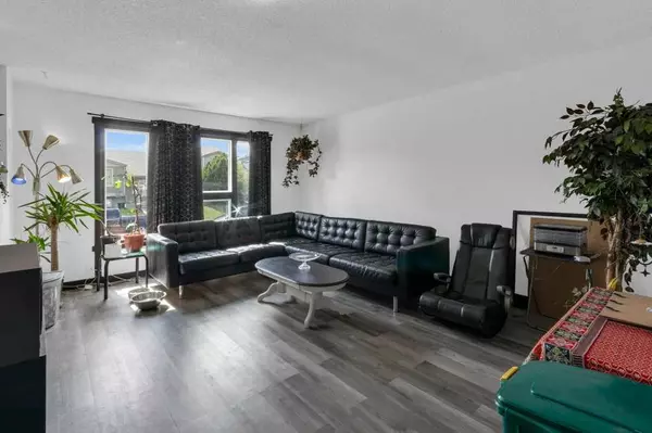 Calgary, AB T2A 6R8,124 Abingdon WAY NE