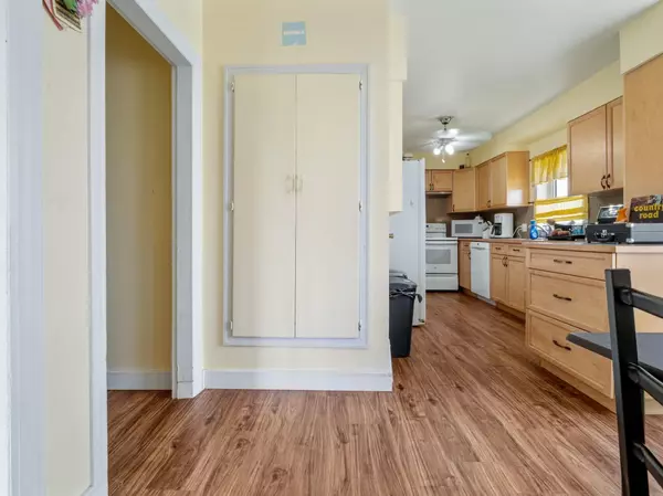 Cardston, AB T0K 0K0,305 2 AVE W