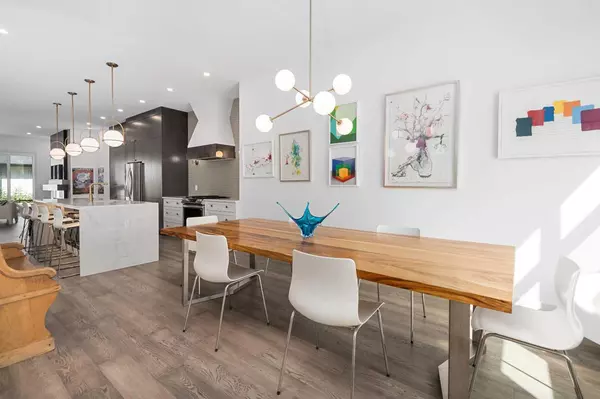 Calgary, AB T3E1K3,2126B 52 AVE SW