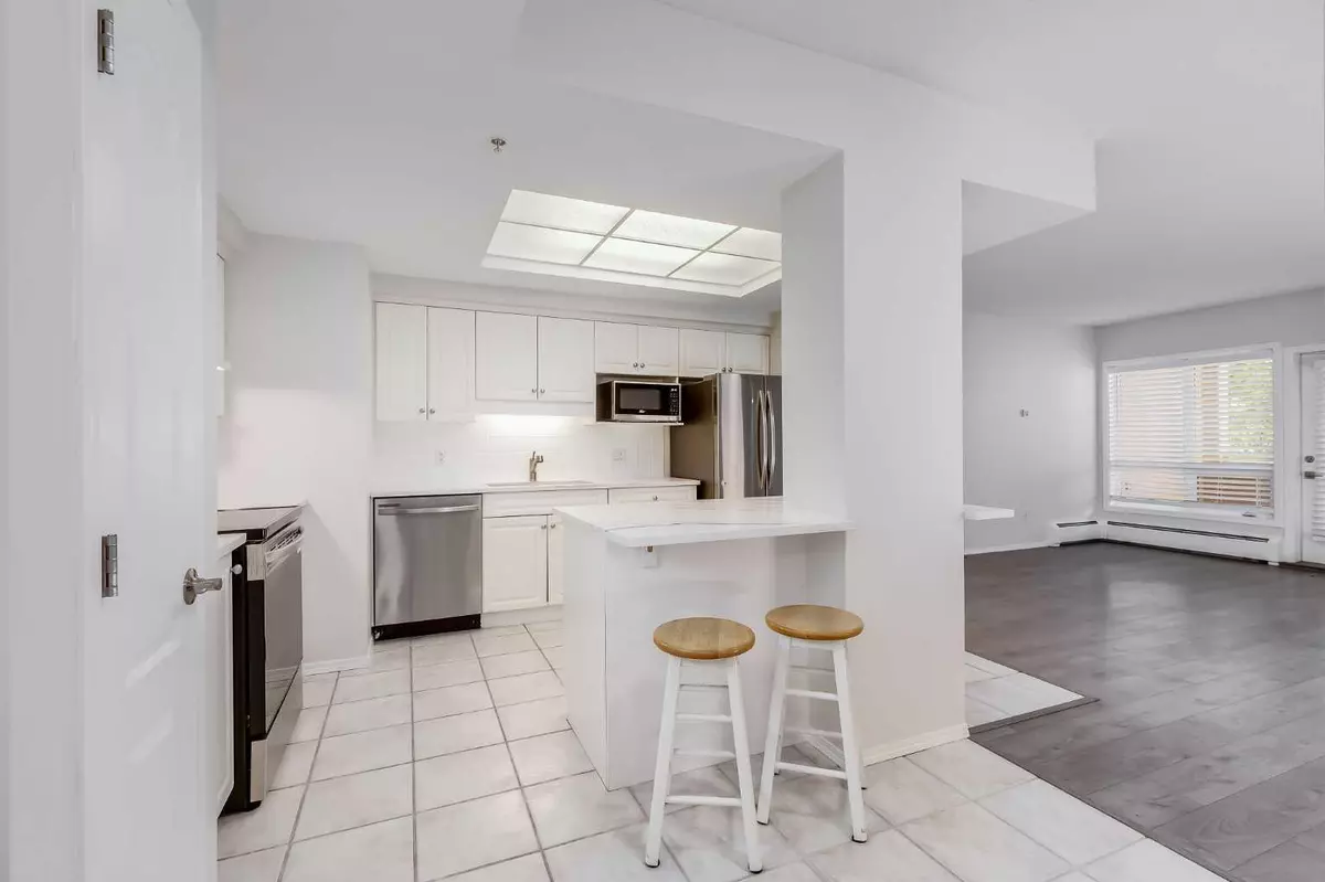 Calgary, AB T2R 0P5,114 15 AVE SW #205