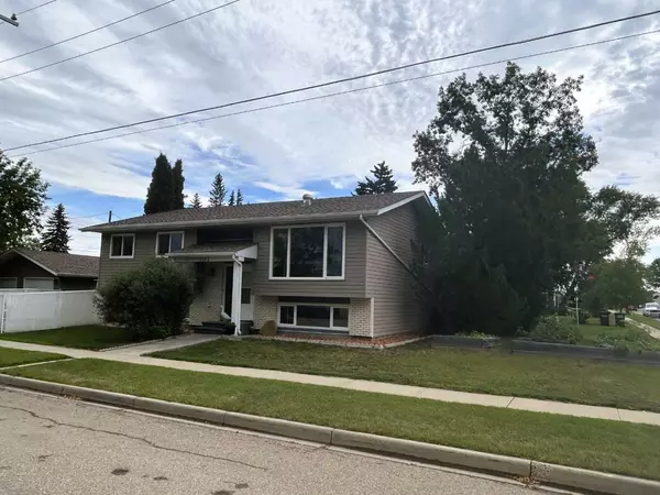 5102 47 ST, Vermilion, AB T9X 1S1