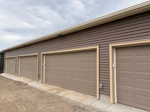 Calgary, AB T2X 5R4,754 Wolf Willow BLVD SE