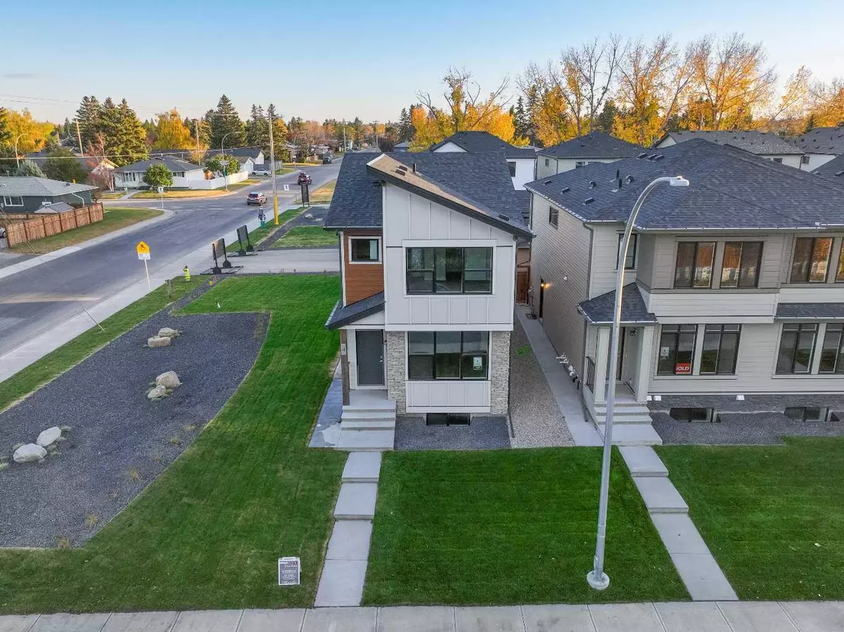 Calgary, AB T2H 1T3,4 Alderwood Close SE