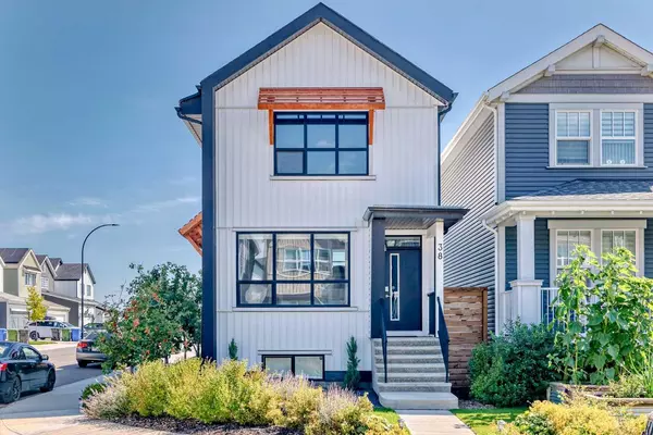 38 Lavender RD SE, Calgary, AB T3S 0C4