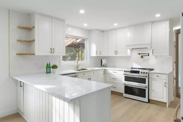 Calgary, AB T2W2H7,472 Cedarille CRES SW