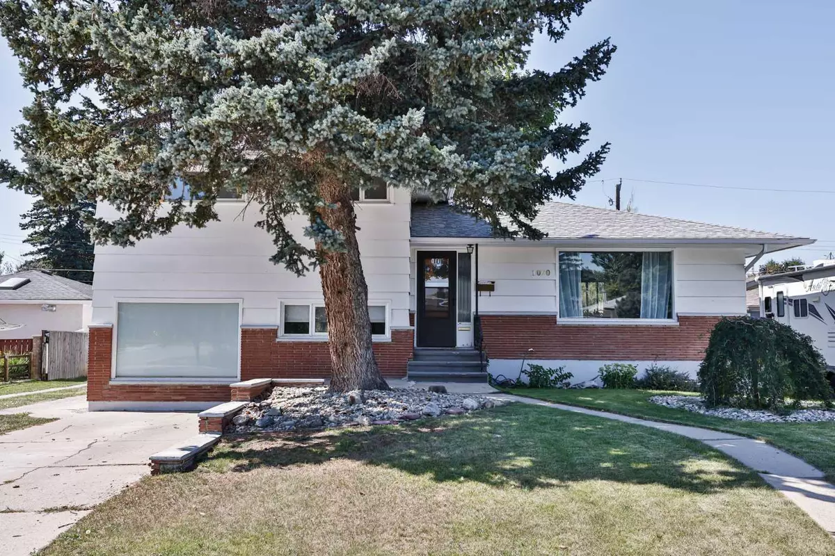 Lethbridge, AB T1K 2W3,1020 Fern CRES S