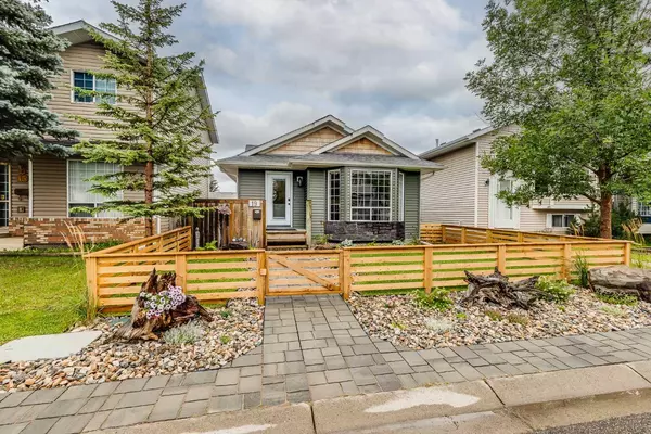 Calgary, AB T3J 3H1,19 Martinwood CT NE