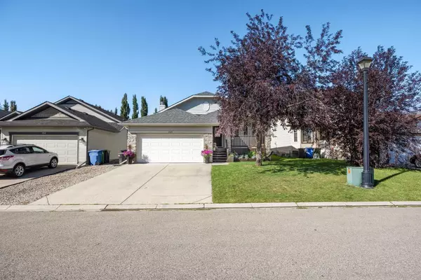 Chestermere, AB T1X 1P0,110 West Lakeview CRES