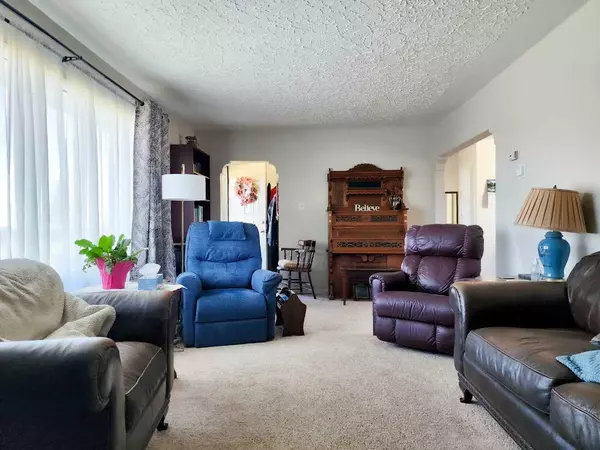 Champion, AB T0L 0R0,506 5 AVE N