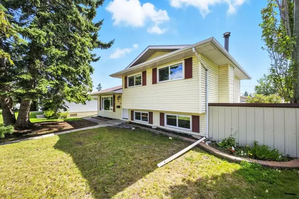 Calgary, AB T2K 3Z3,139 Huntford GN NE