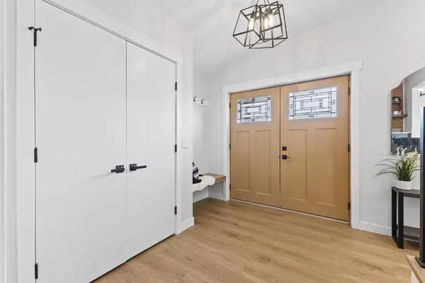 Calgary, AB T2J 0Z4,611 Agate CRES SE