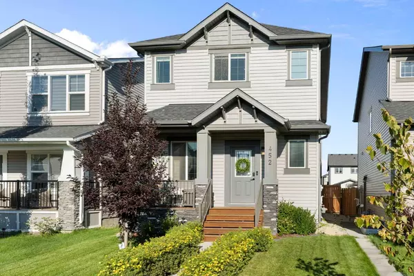 452 Hillcrest MNR SW, Airdrie, AB T4B 4K1