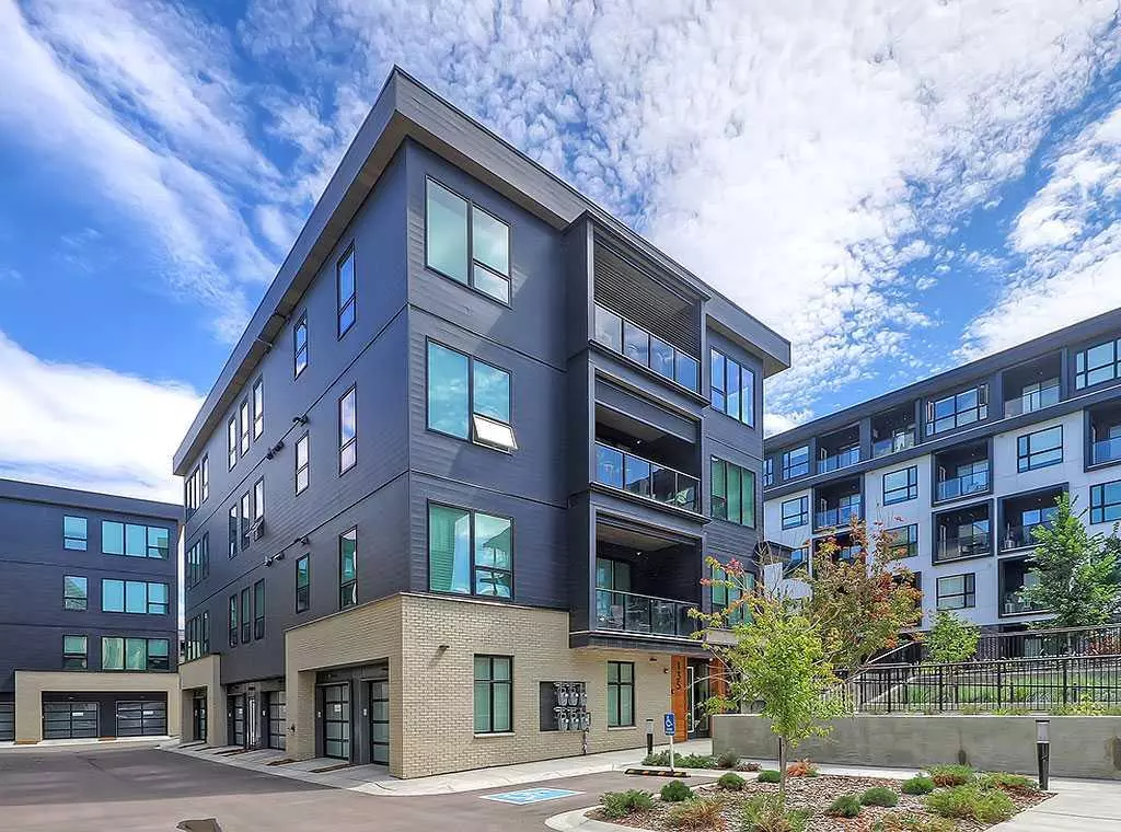 Calgary, AB T3B 6M1,135 Lebel CRES NW #201