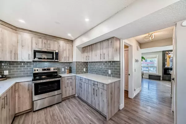 Calgary, AB T1Y 5V8,3920 44 AVE NE