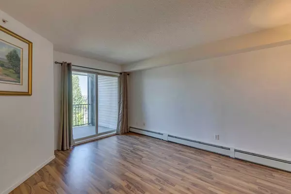 Calgary, AB T3K 0M1,60 Panatella ST NW #1413