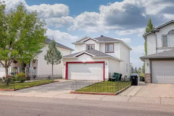 7242 Laguna WAY NE, Calgary, AB T1Y 7B9