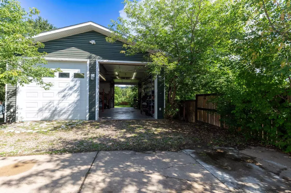 Fort Mcmurray, AB T9H 1Z3,53 Fitzsimmons AVE