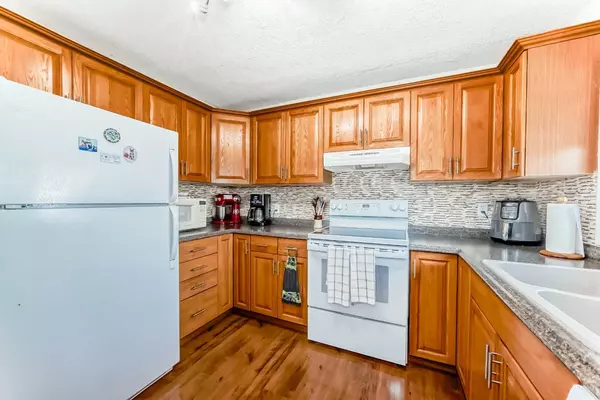 Ponoka, AB T4J 1B9,4806 43 Street