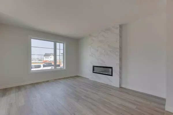 Cochrane, AB T4C2S6,65 Southborough LN